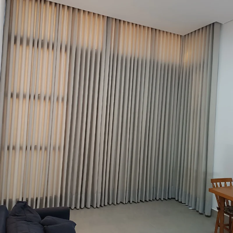 Cortina Wave trilho curvo instalada em sala em Itatiba SP